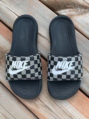 Nike Victori One Slide Sandals Women’s Girls 5 Black White Check Sport Casual